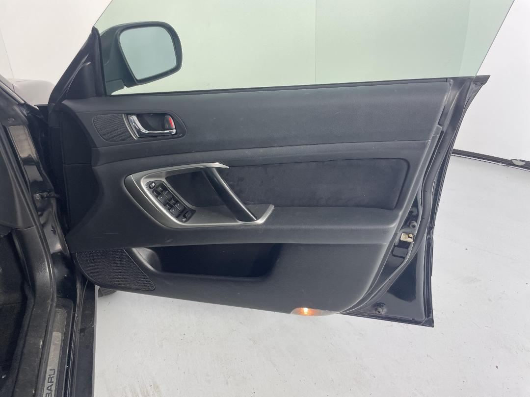 Photo '15' of Subaru Outback