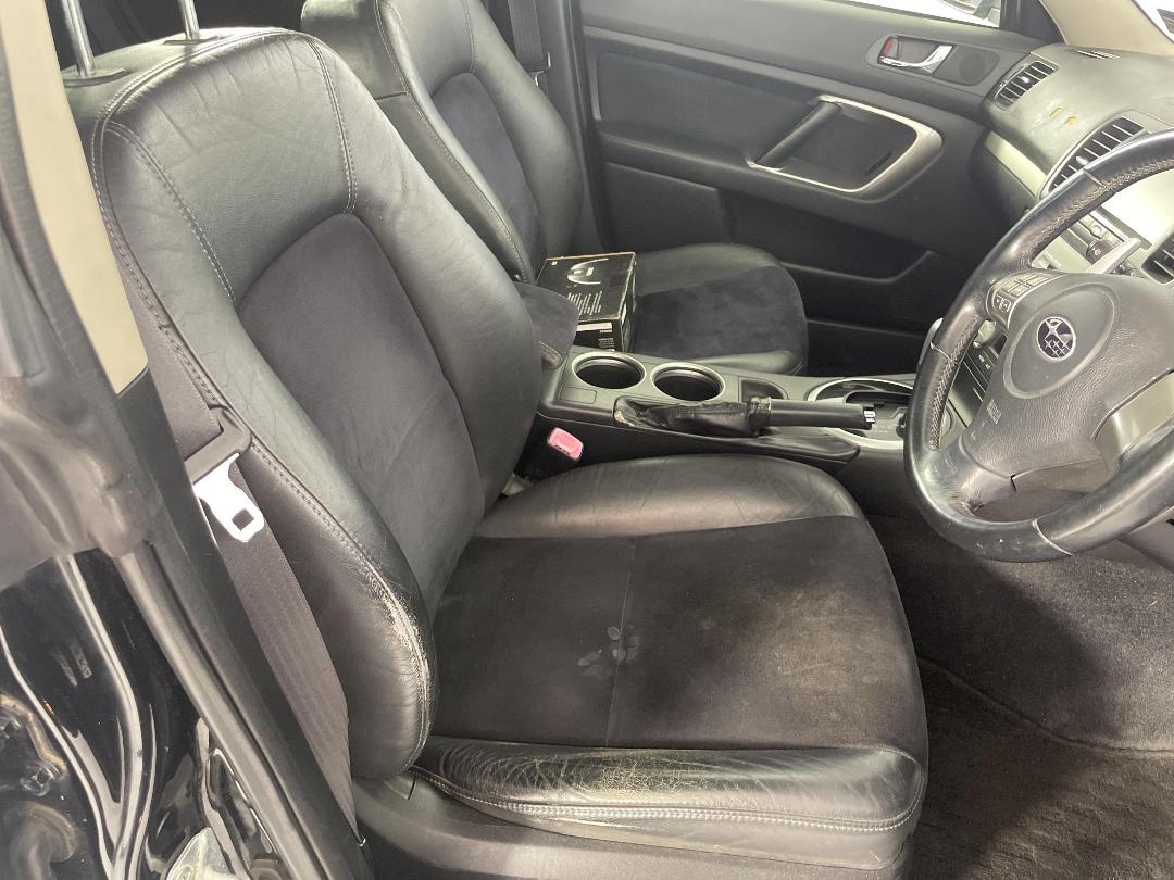 Photo '16' of Subaru Outback