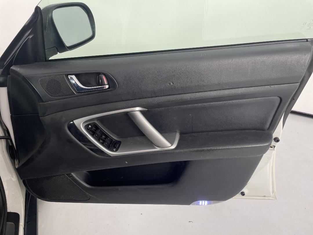 Photo '15' of Subaru Outback