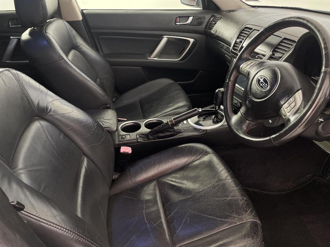 Photo '16' of Subaru Outback