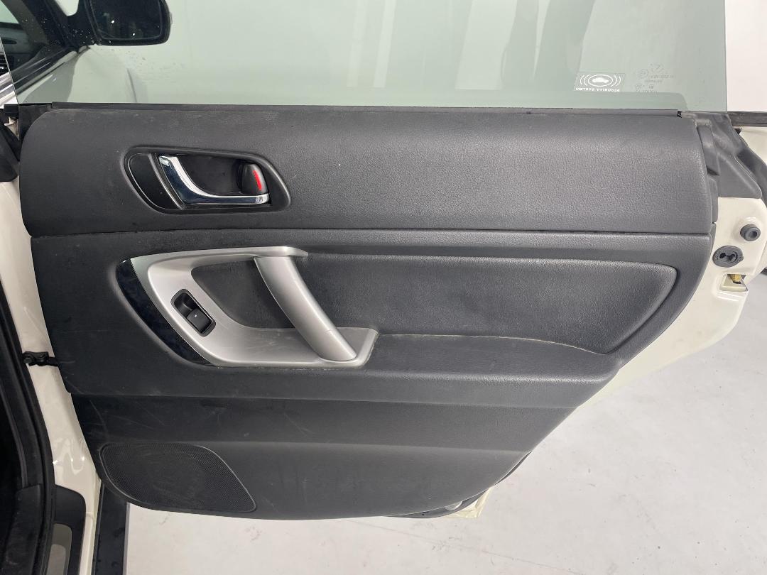 Photo '19' of Subaru Outback