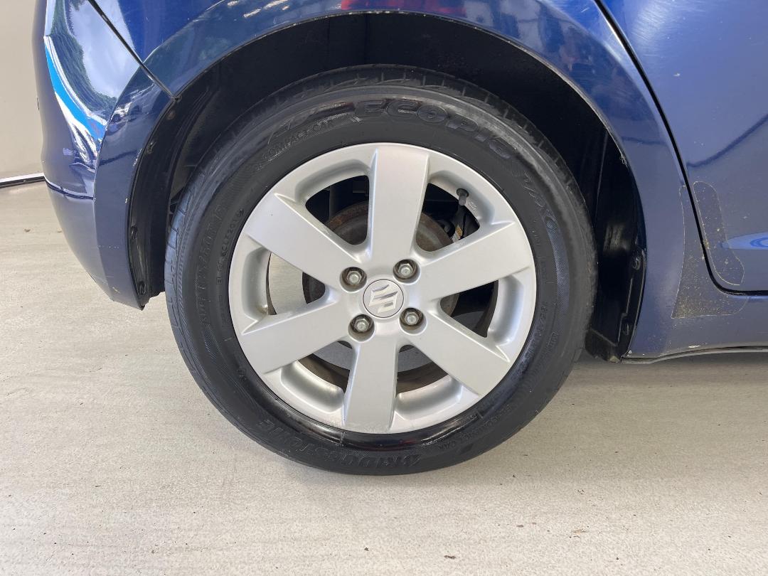 Photo '12' of Suzuki Swift Photo '12' of Suzuki Swift