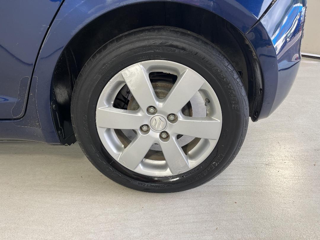 Photo '11' of Suzuki Swift Photo '11' of Suzuki Swift