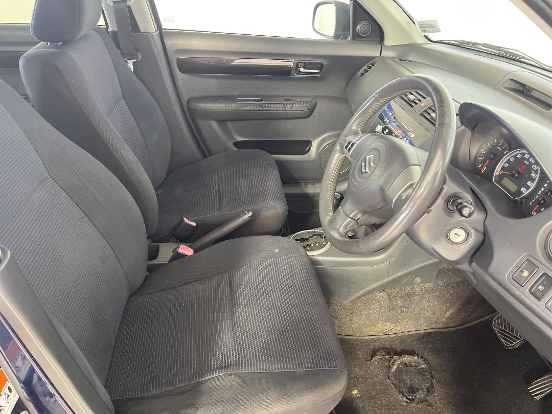 Photo '16' of Suzuki Swift Photo '16' of Suzuki Swift