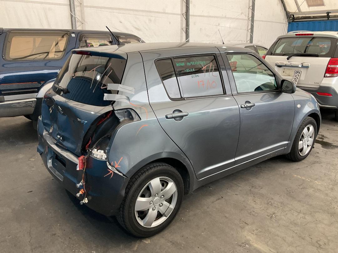 Photo '17' of Suzuki Swift Photo '17' of Suzuki Swift