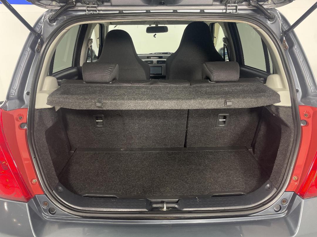 Photo '14' of Suzuki Swift