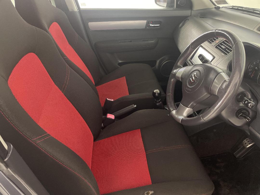 Photo '16' of Suzuki Swift