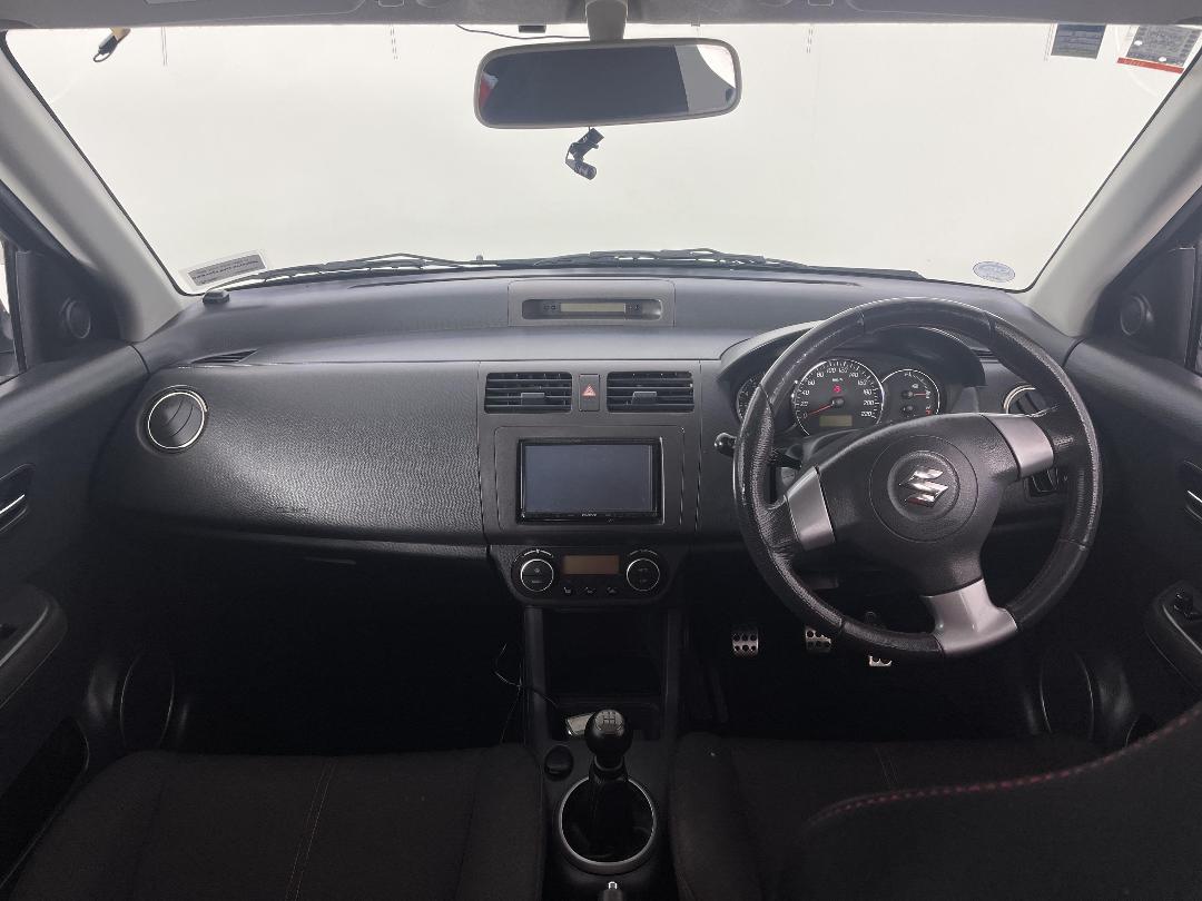 Photo '17' of Suzuki Swift