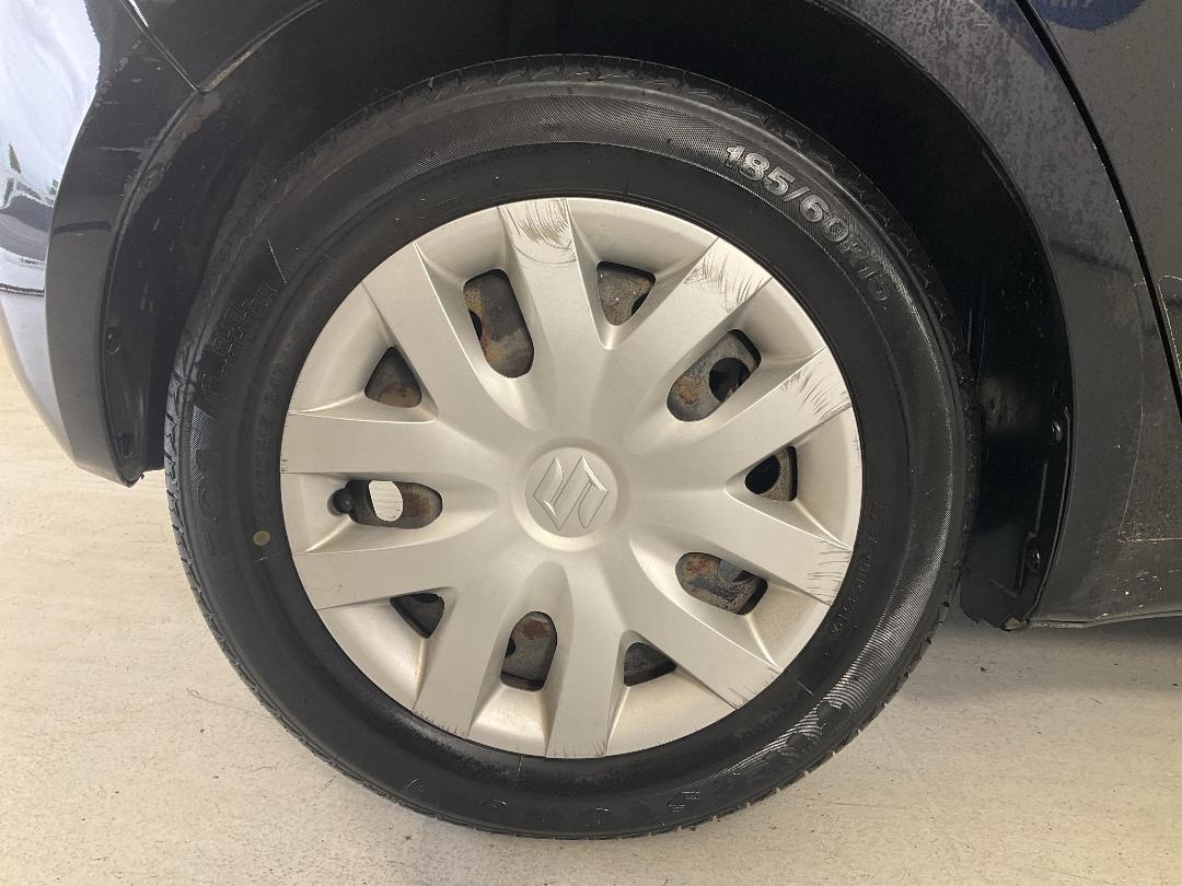 Photo '12' of Suzuki Swift