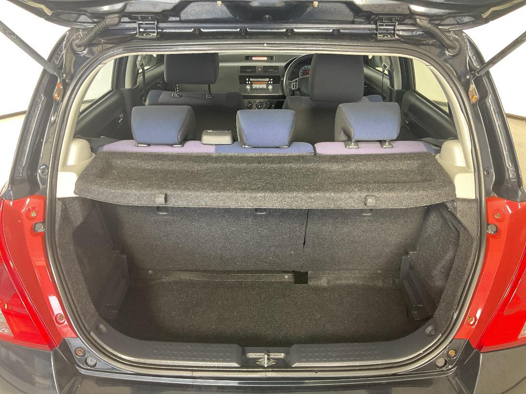 Photo '14' of Suzuki Swift