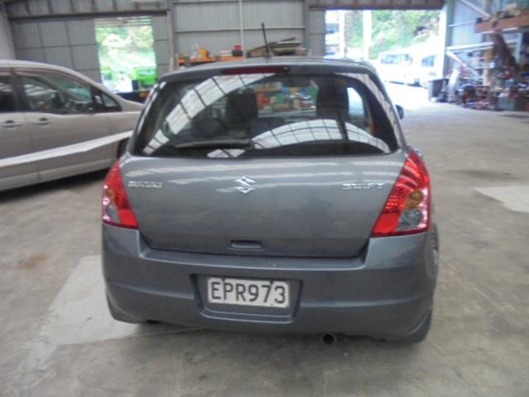 Photo '3' of Suzuki Swift Glxh2 LTD Photo '3' of Suzuki Swift Glxh2 LTD