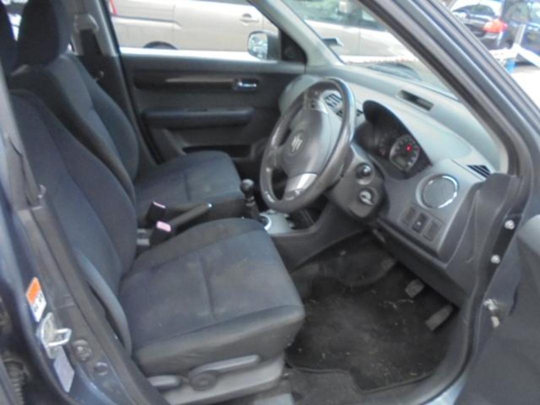 Photo '5' of Suzuki Swift Glxh2 LTD Photo '5' of Suzuki Swift Glxh2 LTD