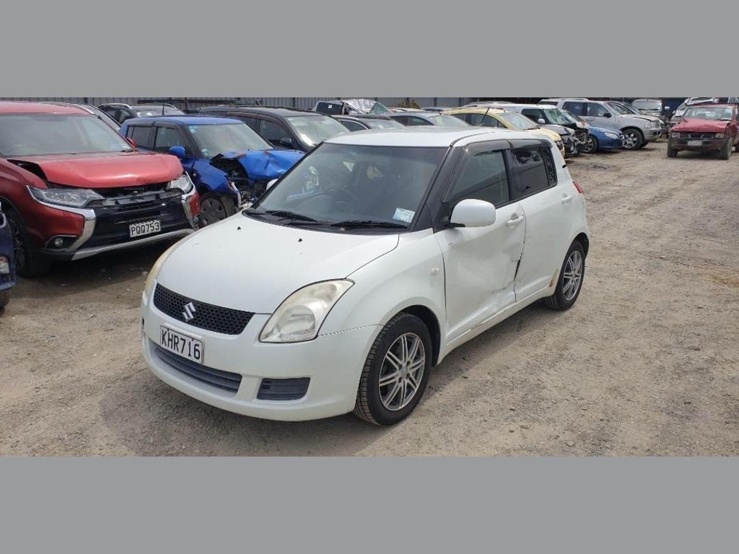 Photo '8' of Suzuki Swift Photo '8' of Suzuki Swift