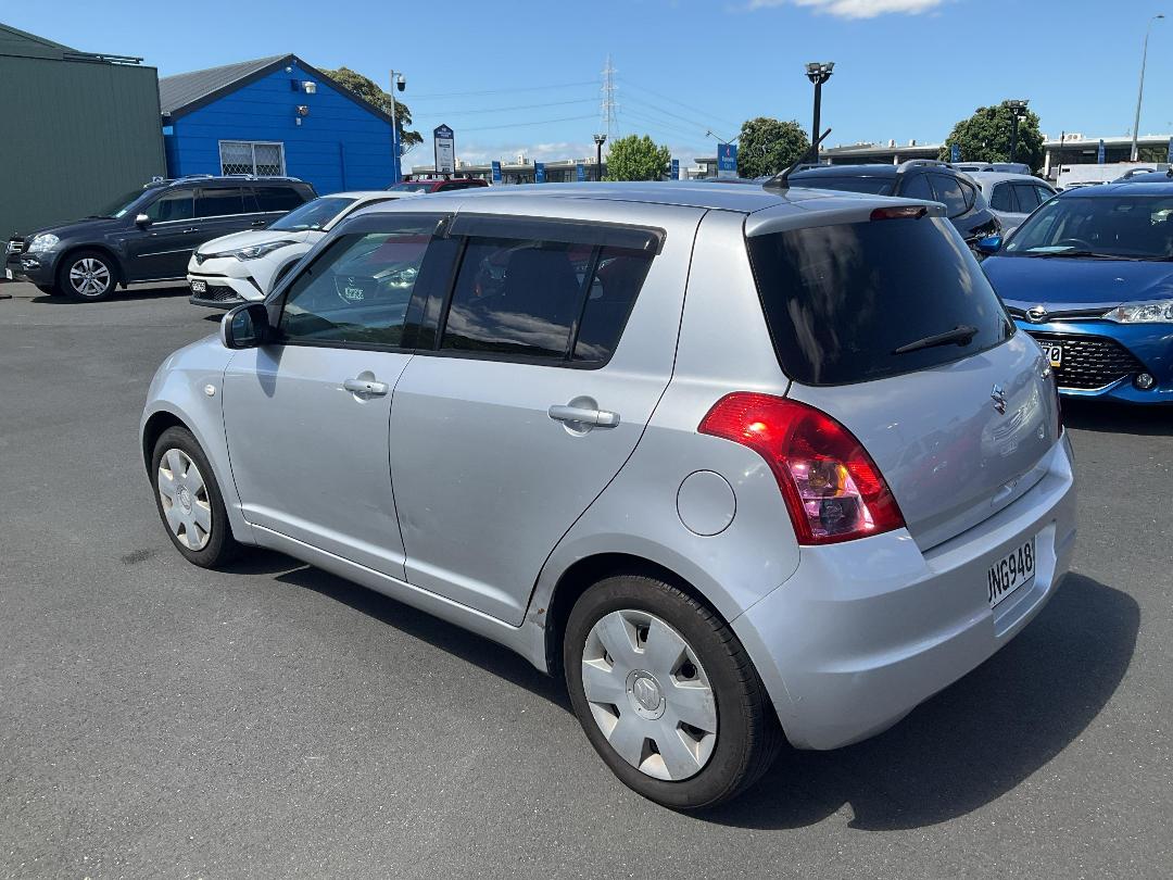 Photo '5' of Suzuki Swift Photo '5' of Suzuki Swift