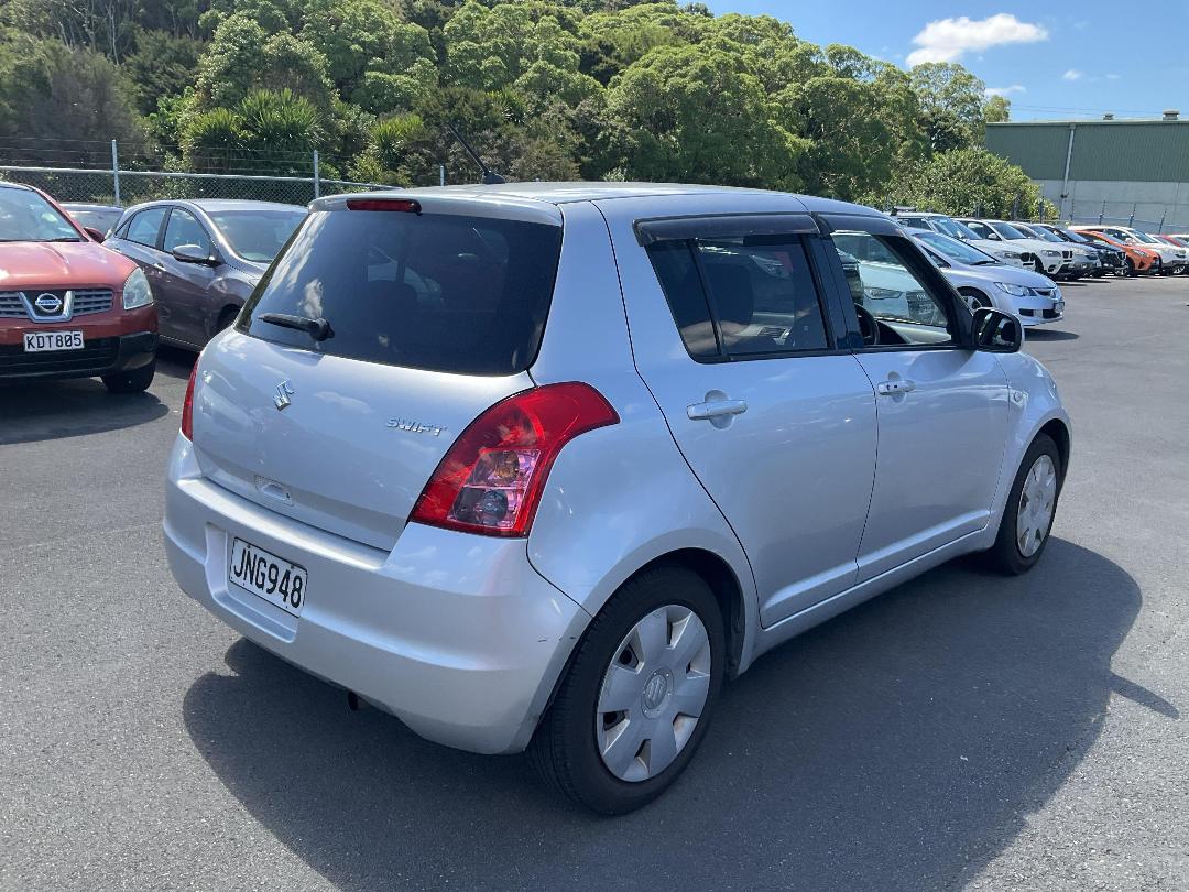 Photo '4' of Suzuki Swift Photo '4' of Suzuki Swift