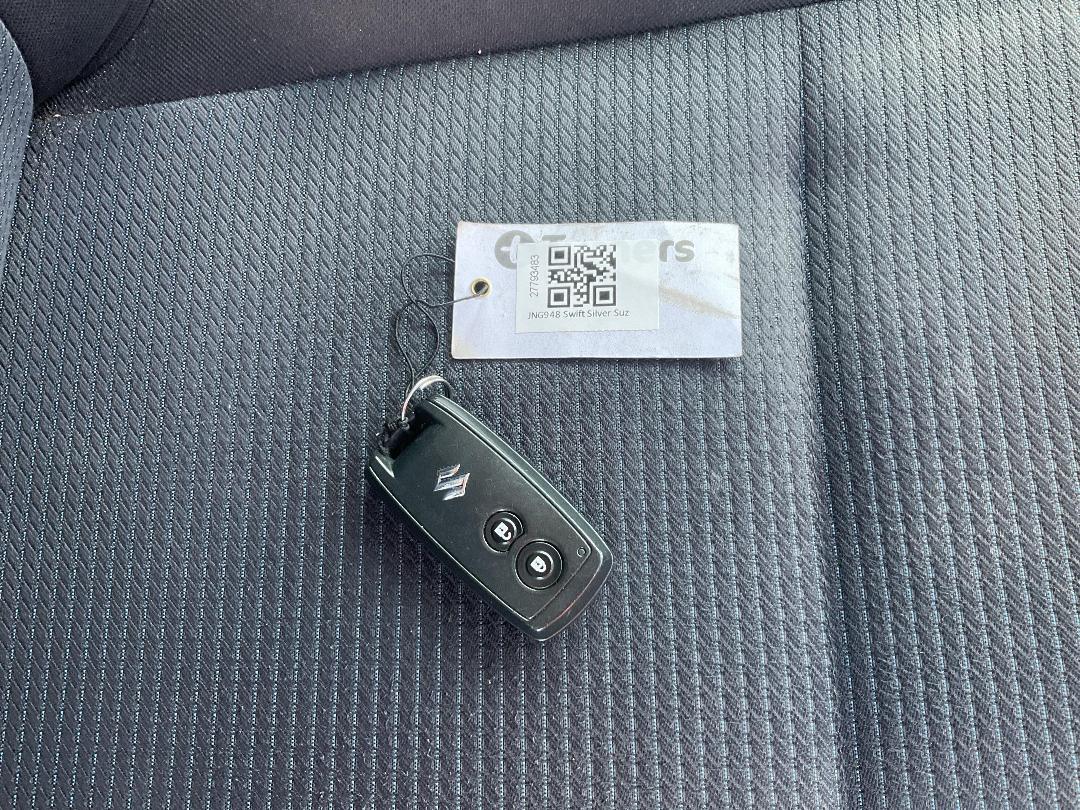 Photo '7' of Suzuki Swift Photo '7' of Suzuki Swift