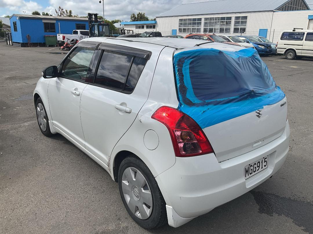 Photo '4' of Suzuki Swift Photo '4' of Suzuki Swift