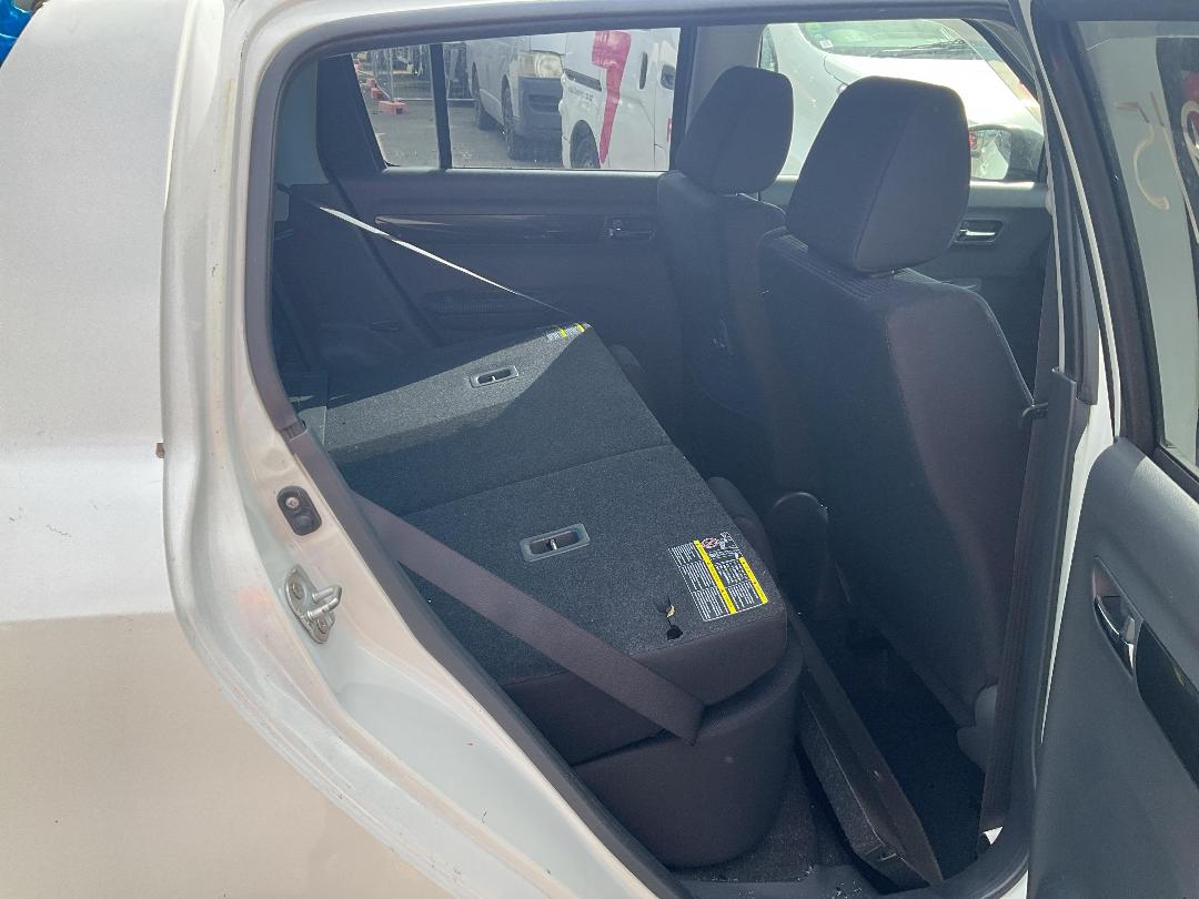 Photo '17' of Suzuki Swift Photo '17' of Suzuki Swift