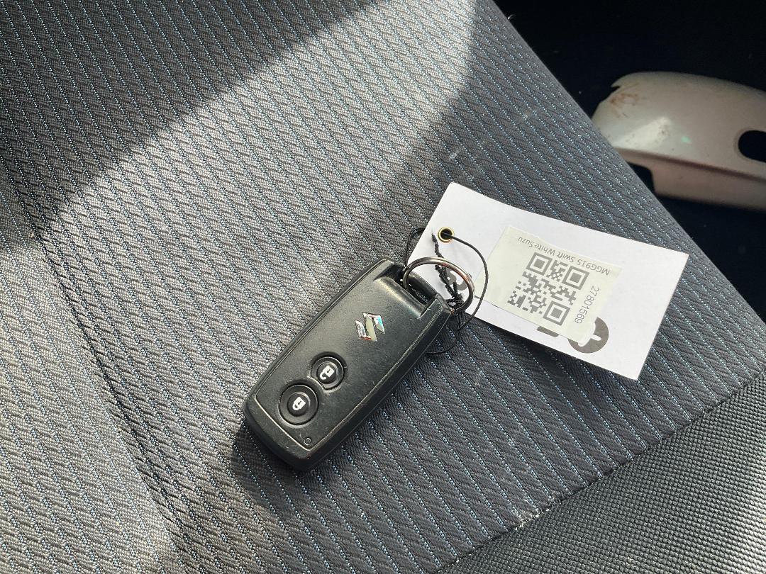 Photo '13' of Suzuki Swift Photo '13' of Suzuki Swift