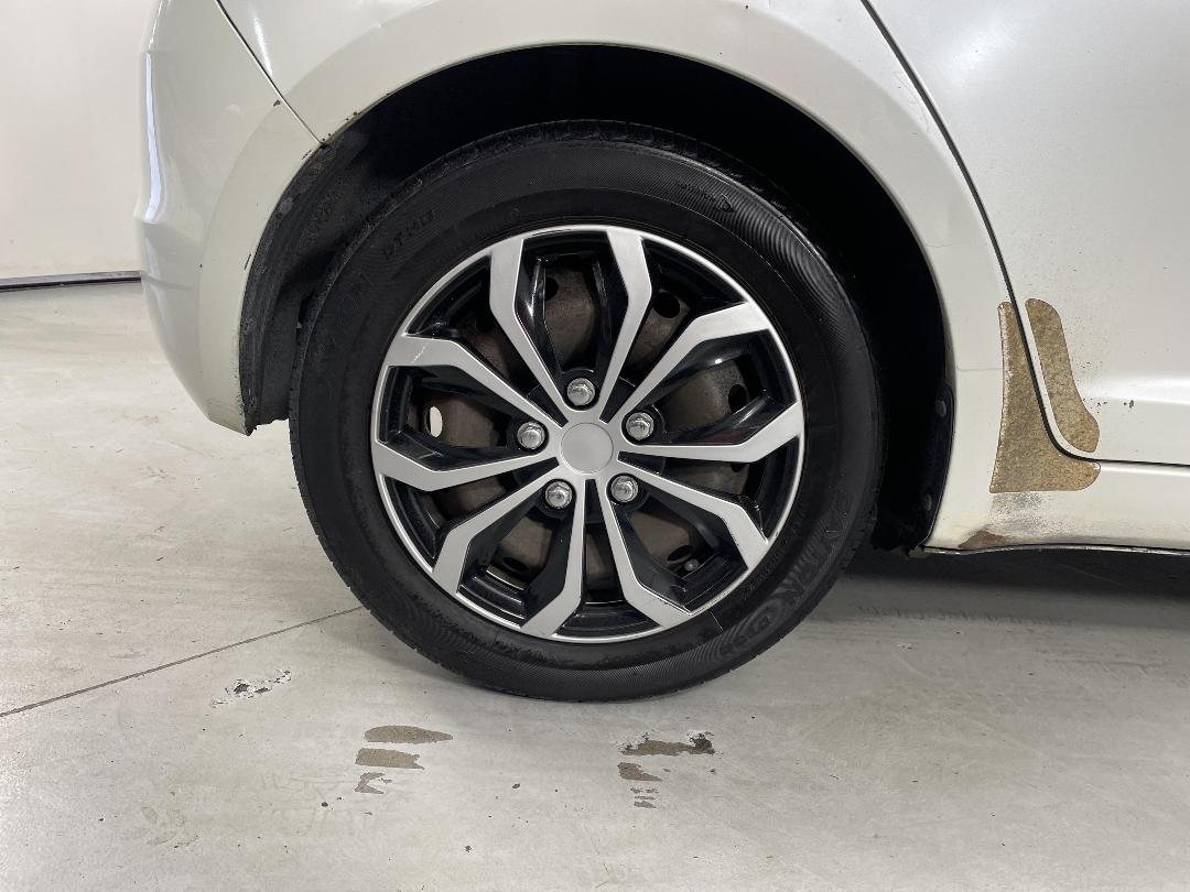 Photo '12' of Suzuki Swift Photo '12' of Suzuki Swift