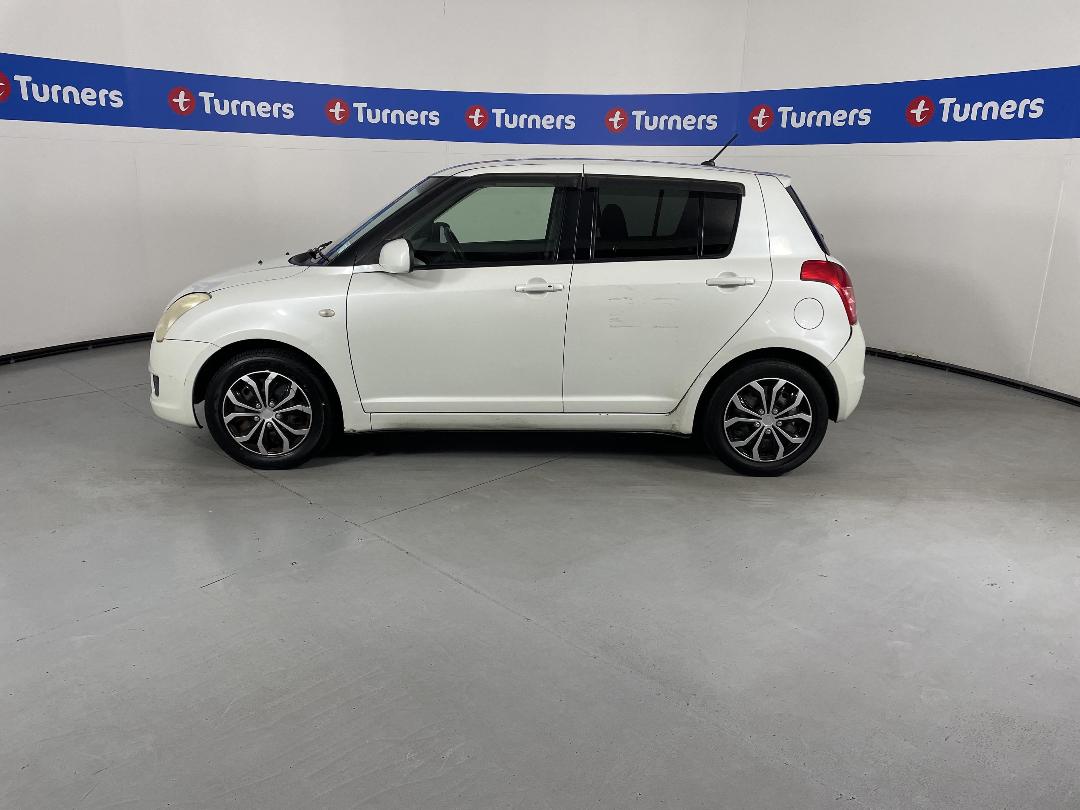 Photo '24' of Suzuki Swift Photo '24' of Suzuki Swift