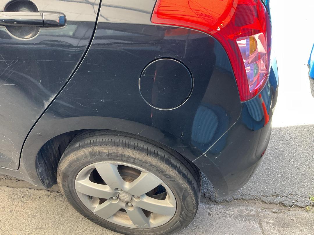 Photo '12' of Suzuki Swift