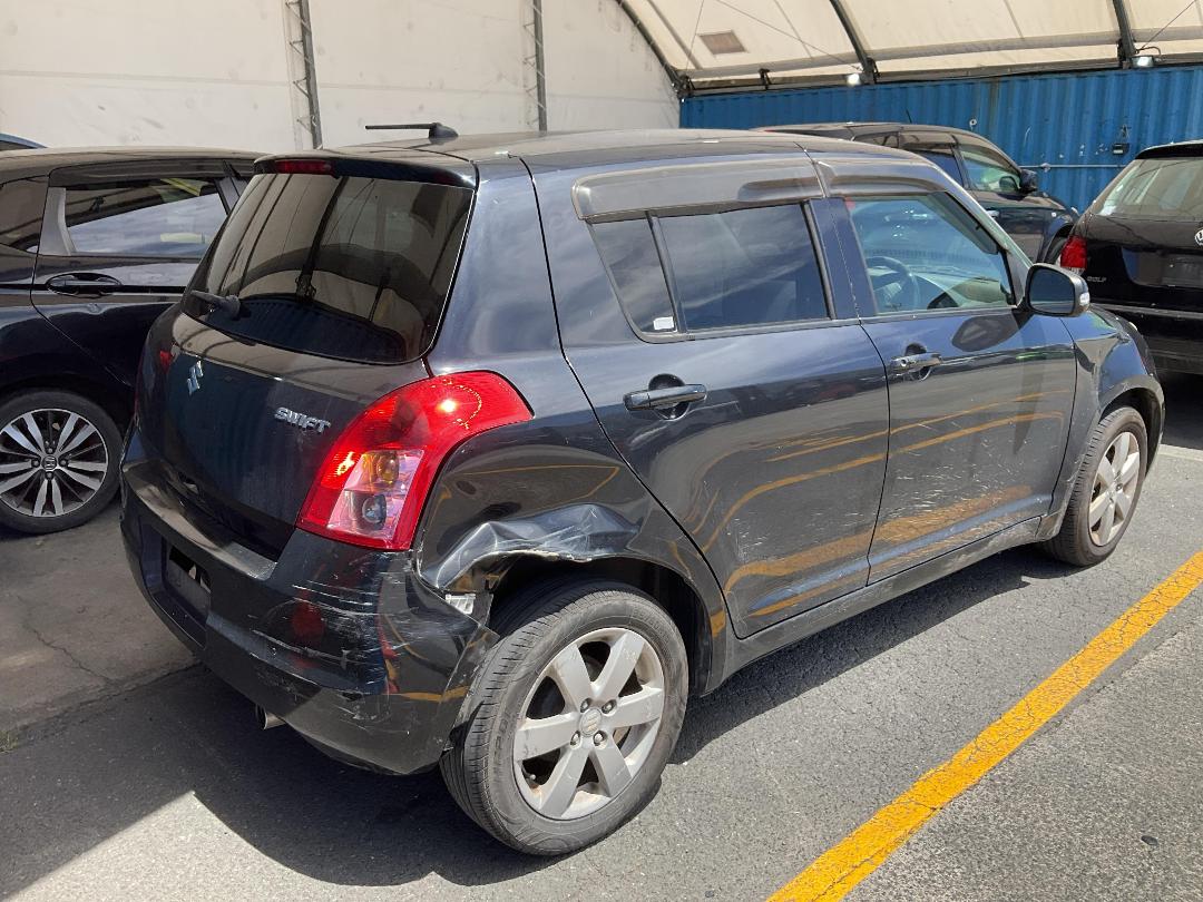 Photo '18' of Suzuki Swift