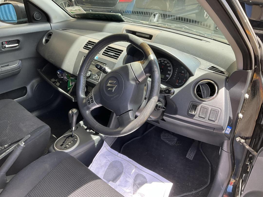 Photo '23' of Suzuki Swift