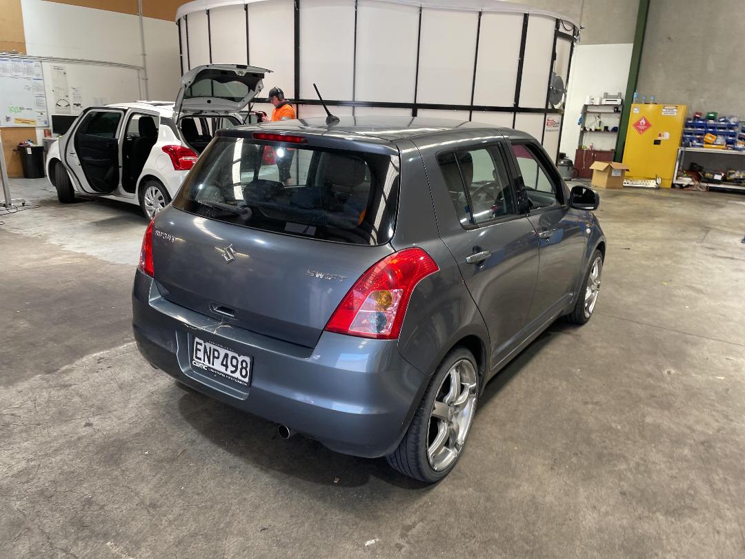 Photo '5' of Suzuki Swift Glxh2 LTD Photo '5' of Suzuki Swift Glxh2 LTD