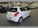 Thumbnail '3' of Suzuki Swift