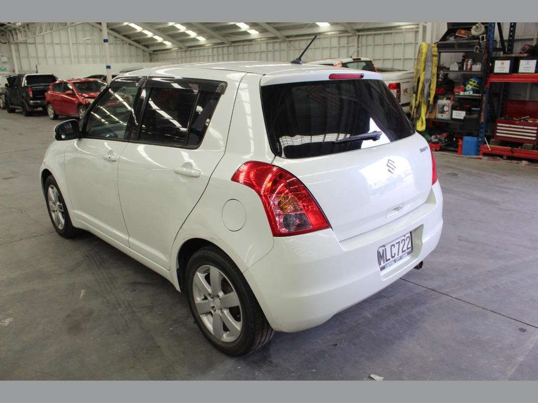 Photo '4' of Suzuki Swift