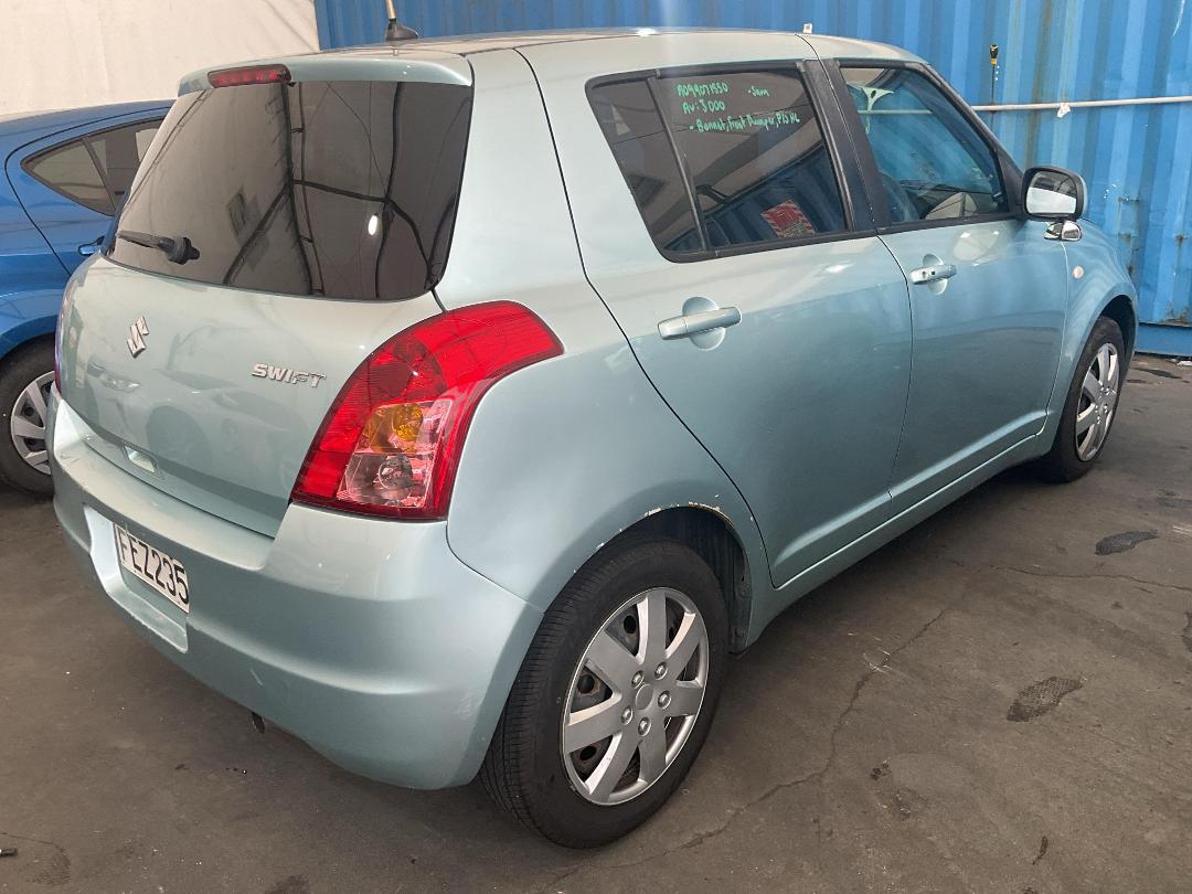 Photo '5' of Suzuki Swift