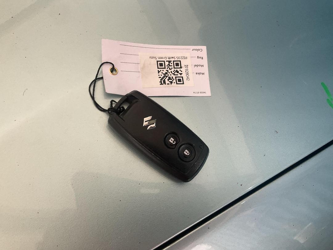 Photo '12' of Suzuki Swift