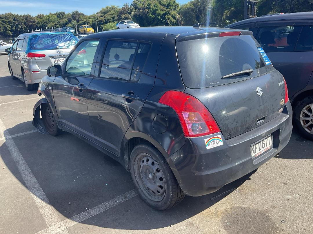 Photo '3' of Suzuki Swift Photo '3' of Suzuki Swift