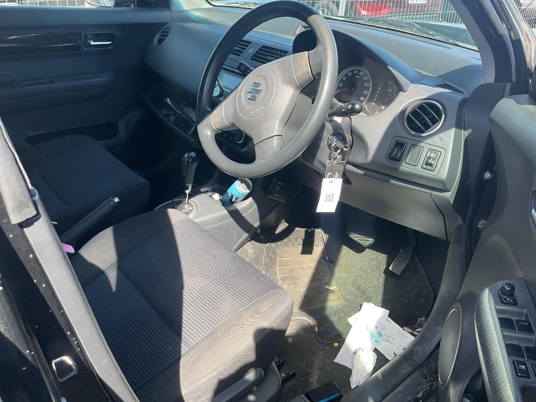 Photo '10' of Suzuki Swift Photo '10' of Suzuki Swift