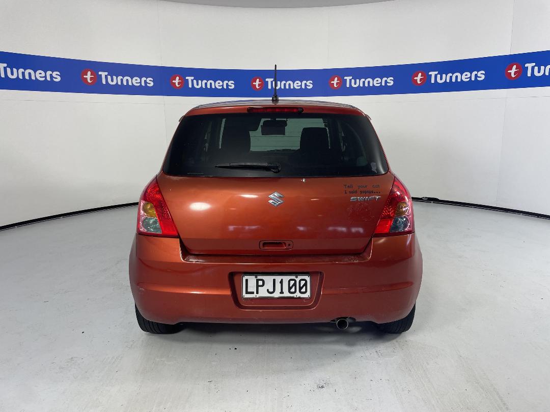 Photo '6' of Suzuki Swift