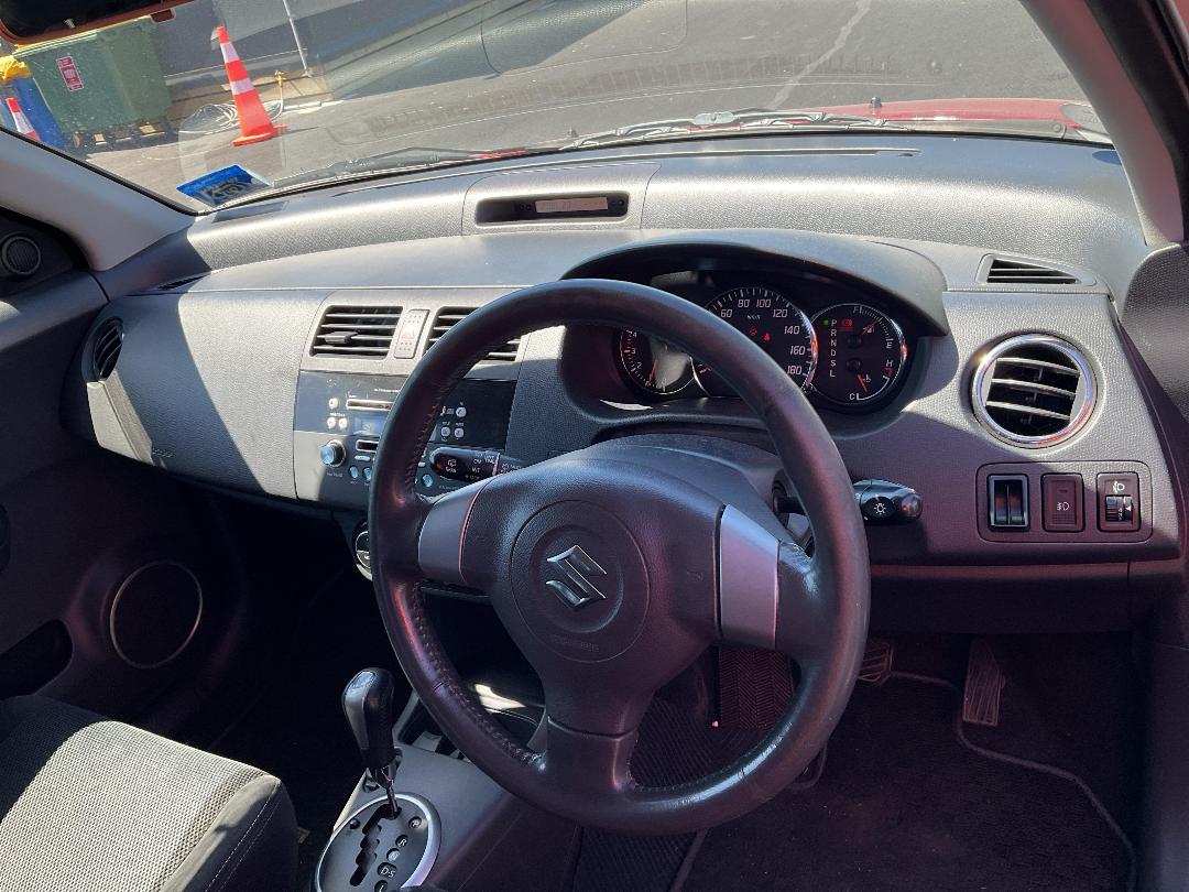 Photo '13' of Suzuki Swift Photo '13' of Suzuki Swift