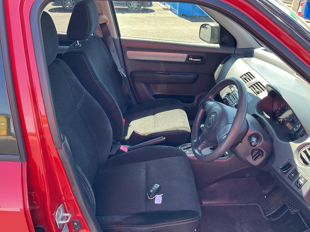 Photo '14' of Suzuki Swift Photo '14' of Suzuki Swift