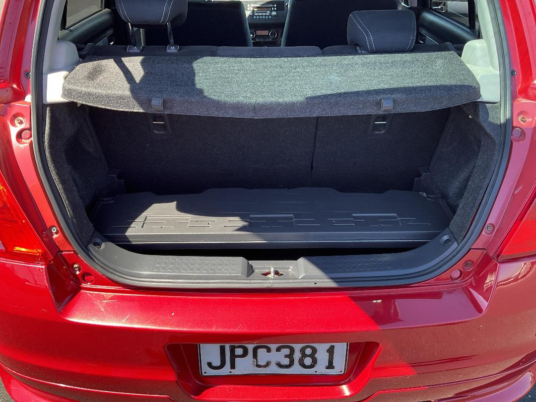 Photo '16' of Suzuki Swift Photo '16' of Suzuki Swift