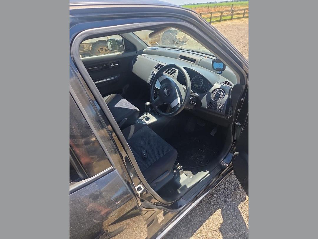 Photo '7' of Suzuki Swift