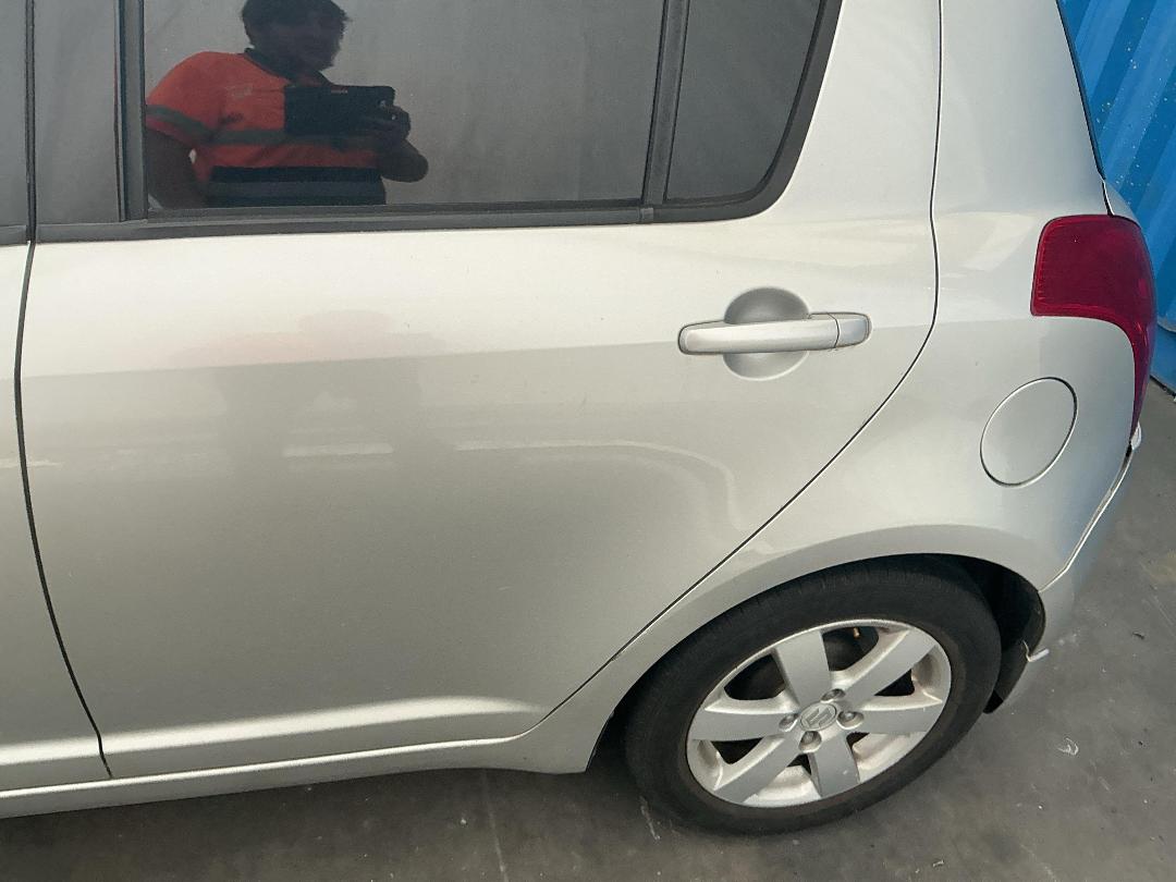 Photo '6' of Suzuki Swift