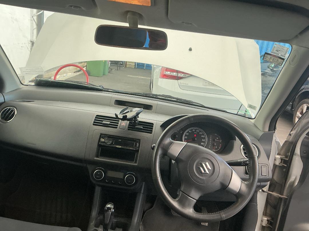 Photo '19' of Suzuki Swift