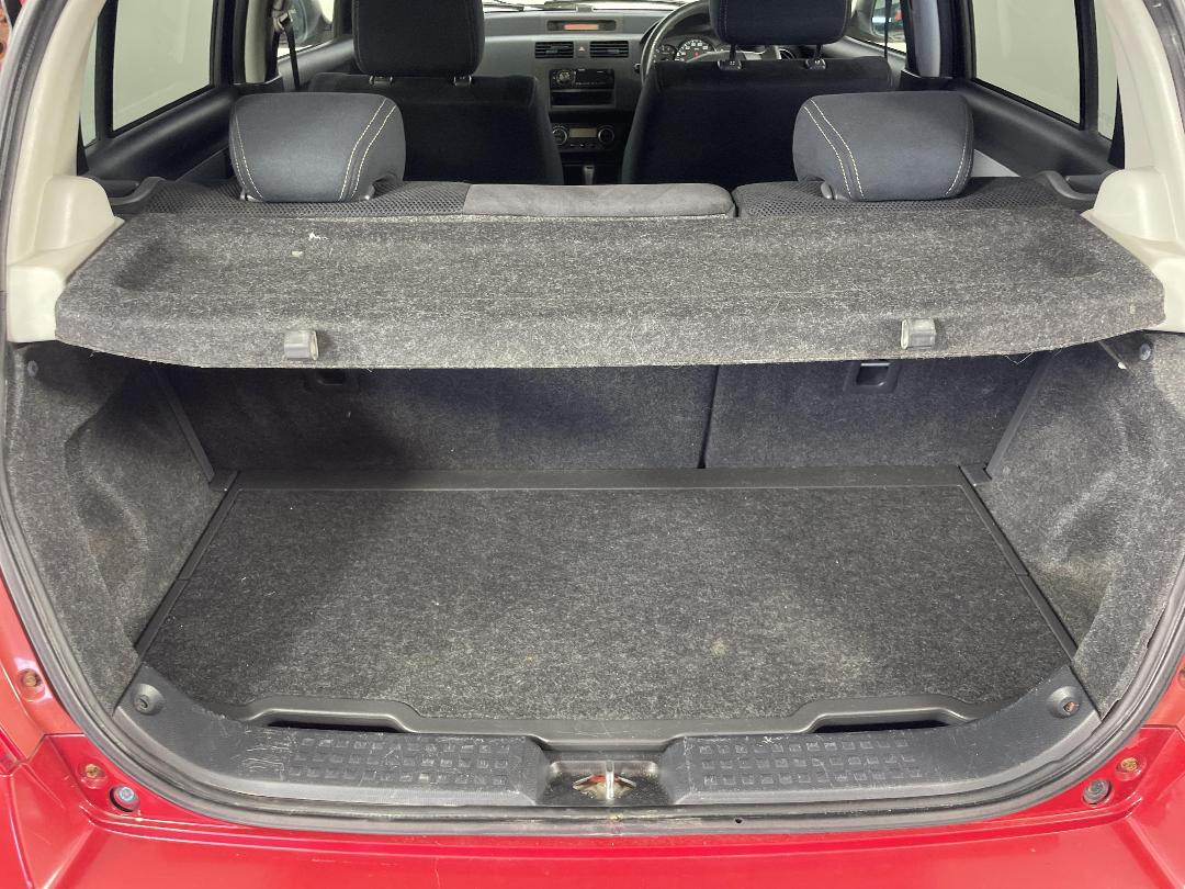 Photo '14' of Suzuki Swift Photo '14' of Suzuki Swift