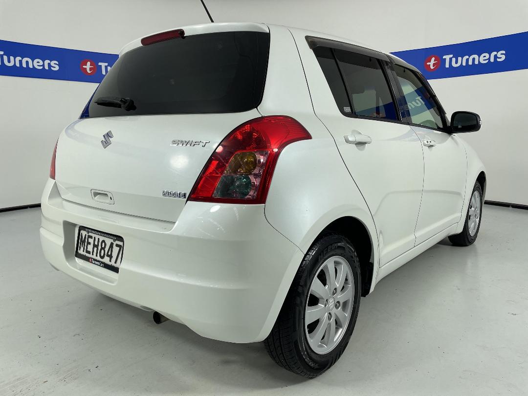 Photo '7' of Suzuki Swift