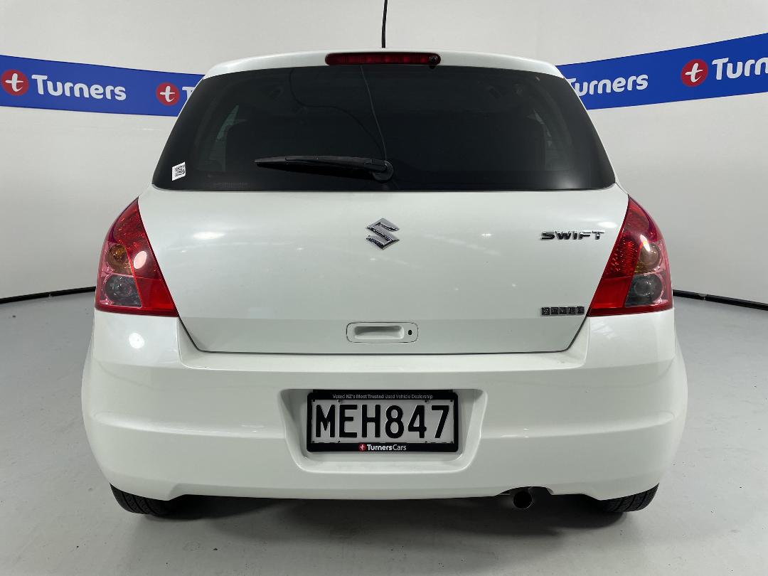 Photo '6' of Suzuki Swift