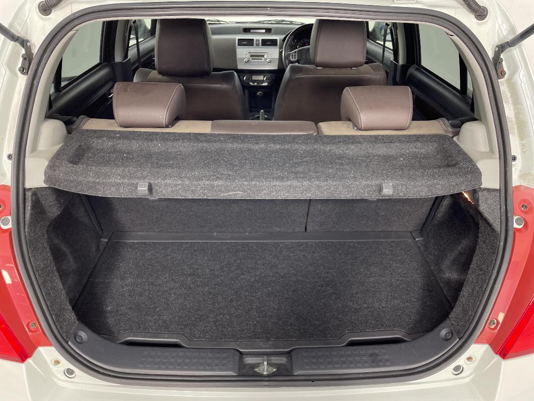 Photo '14' of Suzuki Swift