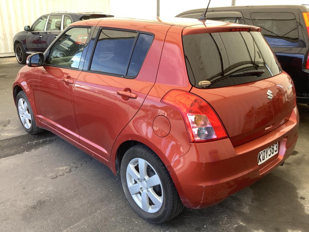 Photo '6' of Suzuki Swift