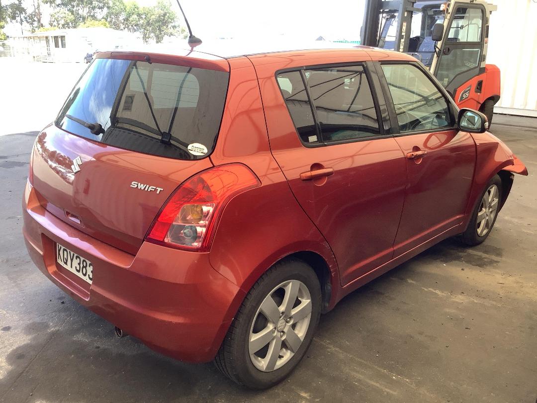Photo '5' of Suzuki Swift