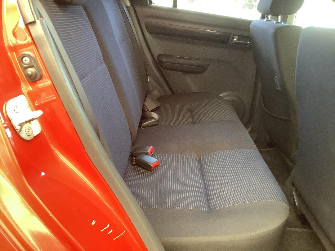 Photo '8' of Suzuki Swift