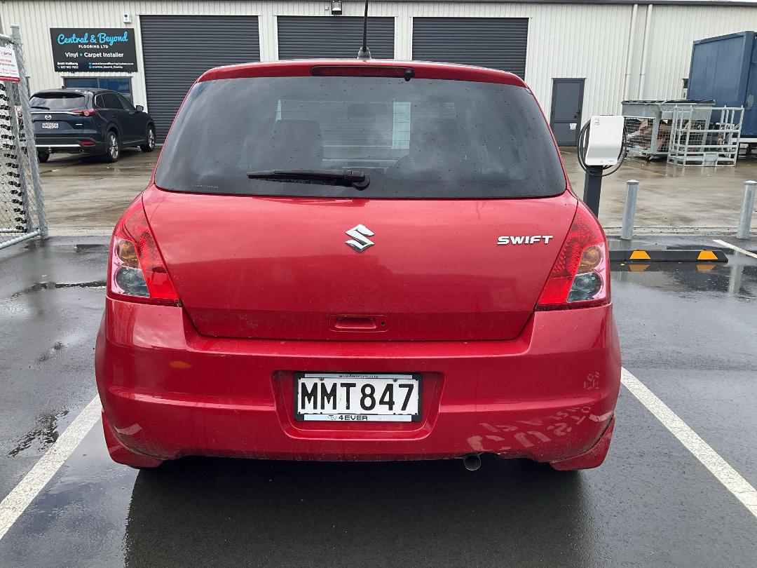 Photo '6' of Suzuki Swift